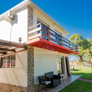 Sune. Casa En Venta En Playa Grande, Piriápolis. Dos Dormitorios Dos Baños
