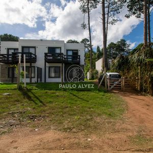 Casa En Alquiler Temporal En Piriápolis, Con Piscina, Completamente Cercada, Ideal Para Disfurtar En Familia,
