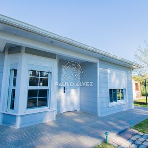 Excelente Calidad Constructiva- Ubicada En Playa Grande, A Metros Del Mar Y A Minutos Del Centro
