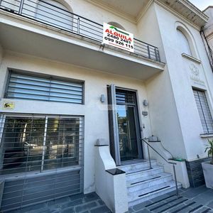 Alquiler Casa 10 Ambientes Pocitos Bulevar España Y Libertad  Fondo 2 Garajes Ideal Empresa