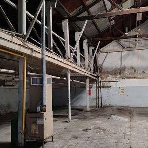 Alquiler Local Comercial Ciudad Vieja Ideal Para Parking O Deposito