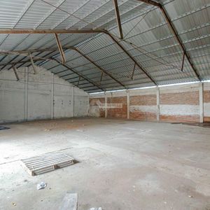 Alquiler Local Galpon Deposito Logistica Nuevo Paris 650m2 Emancipación  Mts De Avenida Garzon