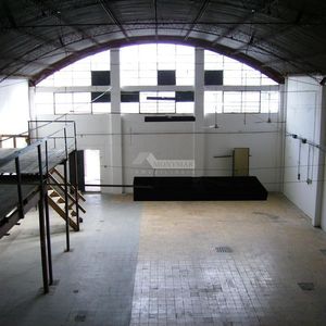 Venta Local Galpon Deposito Venta Jacinto Vera Requena Mts. Garibaldi Y Bulevar Artigas.