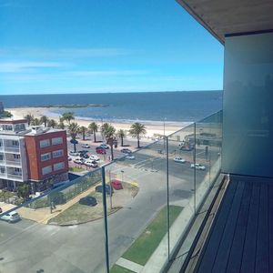 Venta Apartamento Monoambiente Malvin Rambla O´higgins Y 18 De Diciembre, Ed Torre Arenas
