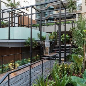 Venta Apartamento 2 Dormitorios Pocitos Roque Graseras Y Bv España Ed. Jardín Castellanos Con Patio