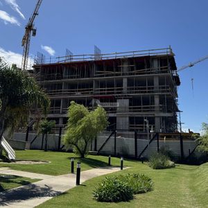 Venta Apartamento 1 Dormitorio Parque Carrasco Av De Las Americas Edif. Bellevue  Fte Lago