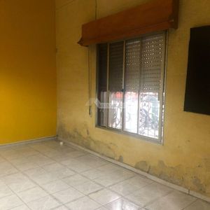 Venta Casa 1 Dormitorio Aguada Zapicán Y General Luna Al Frente Y Con Patio!!