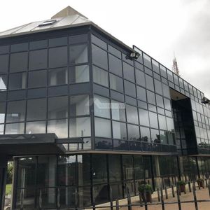Alquiler Y Venta Edificio Corporativo Local Ideal Clinica Interbalnearia Frente Car One