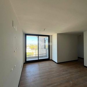 Venta Apartamento 2 Dormitorios Parque Batlle Avenida Italia Ed. Grou Habitat Con Terraza!