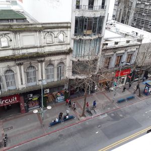 Venta Apartamento 4 Dormitorios Centro 18 Y Andes Servicio Garaje X 2!!