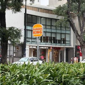 Venta Local Tres Cruces Br. Artigas A Pasos Asociacion Española Y Mts. De Terminal Con Gran Renta!