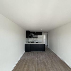 Venta Apartamento 2 Dormitorios Cordon Constituyente Y Guayabos Ed. Met Tech Con Terraza