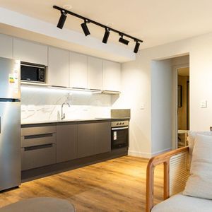 Venta  Apartamento 2 Dormitorios Pocitos Roque Graseras Y Bv España Ed. Jardín Castellanos T