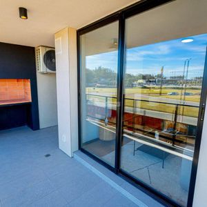 Venta Penthouse 3 Dormitorios Barra De Carrasco Avenida Al Parque Y Av A La Playa Edif.bosque Tza Al
