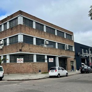 Alquiler Venta Local Galpon Deposito Goes Pedernal Y Gral Flores Sub Estacion Ute Montacargas Ascens