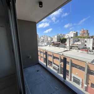 Venta Apartamento 1 Dormitorio Cordón Mercedes Y Magallanes Ed. Soho Mercedes Terraza Al Frente