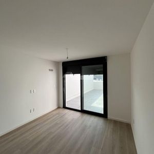 Venta Apartamento 1 Dormitorio Pocitos Rivera Y Rosell Y Rius Ed. Villa Dei Fiori Gran Patio 40m2