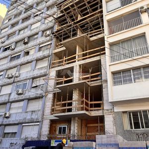 Venta Apartamento 2 Dormitorios Tres Cruces 18 De Julio Y Acevedo Diaz Ed Torre Alba Terraza 3m2