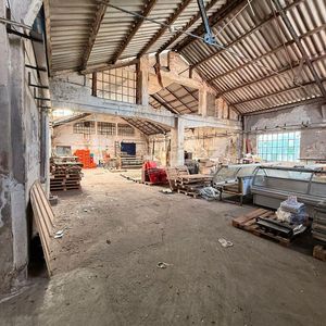 Venta Local Galpon Deposito Ituzaingo Prox Gral Flores Y Corrales (deposito + Explanada +oficinas)