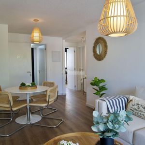 Venta Apartamento 2 Dormitorios Malvin Decroly Y 18 De Diciembre Ed. Undici Con Terraza