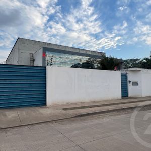 Amplio Galpon Av Banzer 