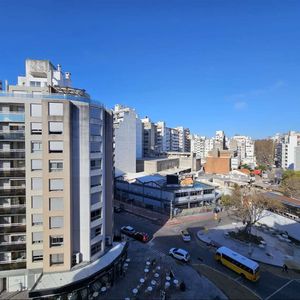 Venta Apartamento Pocitos 3 Dormitorios 3 Baños Garaje