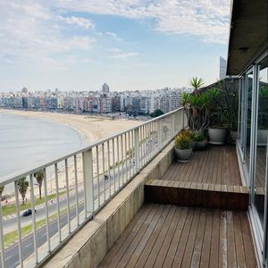 Penthouse Rambla Pocitos, 3 Dormitorios, Garaje Doble