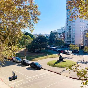 Alquiler Apartamento, 2 Dormitorios, 2 Baños, Pocitos. Peyrou