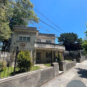Excelente Opcion En El Prado!! Casa 4 Dorm, 3 Baños Y Fondo Verde!!
