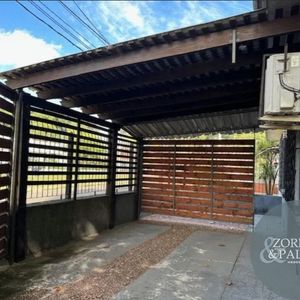 Casa En Venta De 2 Dormitorios C/ Cocheras En Colón !!