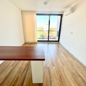 Departamento De 1 Dormitorio Con Balcón En Alquiler, Avenida Alemana 3er Anillo