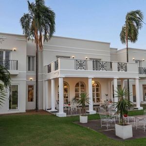 Mansion En Venta. Km 13 Cotoca