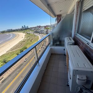 Alquiler Apartamento Rambla De Malvin De 3 Dormitorios Y Garaje Para 2