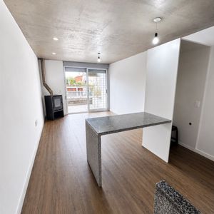 Alquiler Apartamento Pocitos 1 Dormitorio Con Dos Terrazas Prox Al Wtc Estufa A Leña