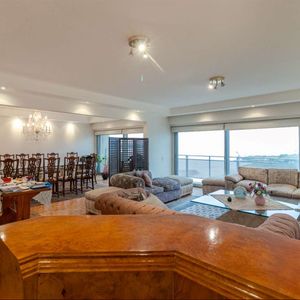 Venta Apartamento Punta Carretas 4 Dormitorios Y Scio, Garaje Para Dos Independientes