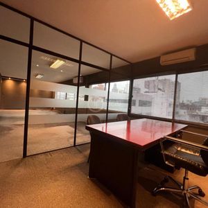 Alquiler  Oficina Ciudad Vieja Con Garage