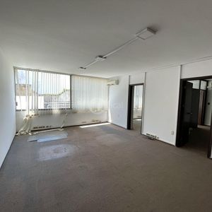 Venta | Oficina En Ciudad Vieja 84 M², Edificio Corporativo, Buenos Ambientes Y Seguridad.