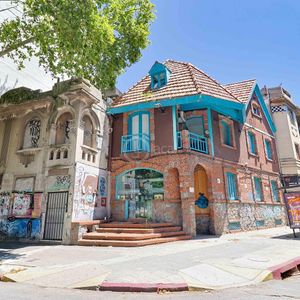 Casa De Estilo,  Ideal Empresa, Infinidad De Posibilidades, Varios Ambientes.