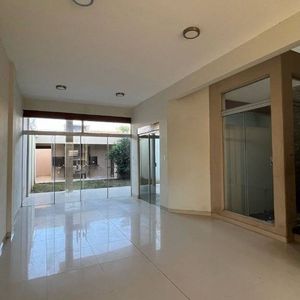 Casa En Venta – Zona Residencial Y Comercial