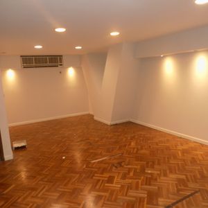 Excelente Oficina Con Garaje 213 M2