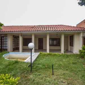 Grupo Bello B.r Alquila Y/o Vende Casa En C/ Suárez Arana Sólo Para Oficina