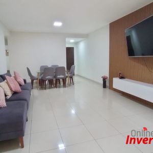 Amplia Casa De Dos Pisos En Venta De 4 Dormitorios 