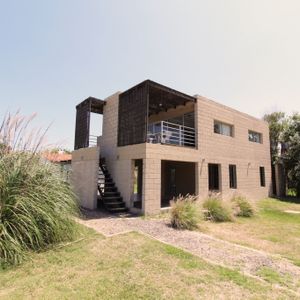 Divina Casa Minimalista, A 300m Playa El Barco, Amplia Terraza Parrillero.
