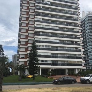 Excelente Apartamento En Alquiler Temporal  - 2 Dorm Y Medio 2 Baños Long Beach 
