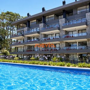 Muy Buen Apartamento En Edificio Unique, Punta Del Este