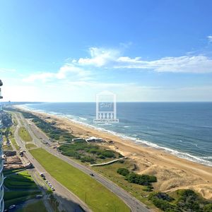 Playa Brava, Primera Fila. Semipiso, 462 M2 De Planta, Parrillero Propio. 3 Garajes.
