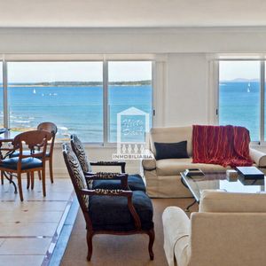 Primera Fila En Playa Mansa, 3 Suites + Dependencia. 2 Garajes. Espectacular Planta Y Excelente Vista
