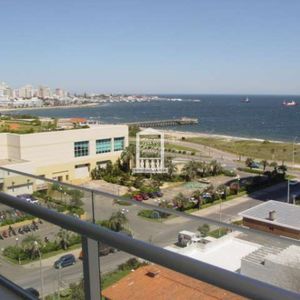 Playa Mansa, Con Todos Los Servicios