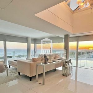 Gigante Penthouse Con Pileta. 2 Pisos Completos. 700 M2. Garaje Para 6 Autos