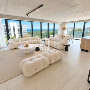 Surfside Esquinero, 2 Garajes